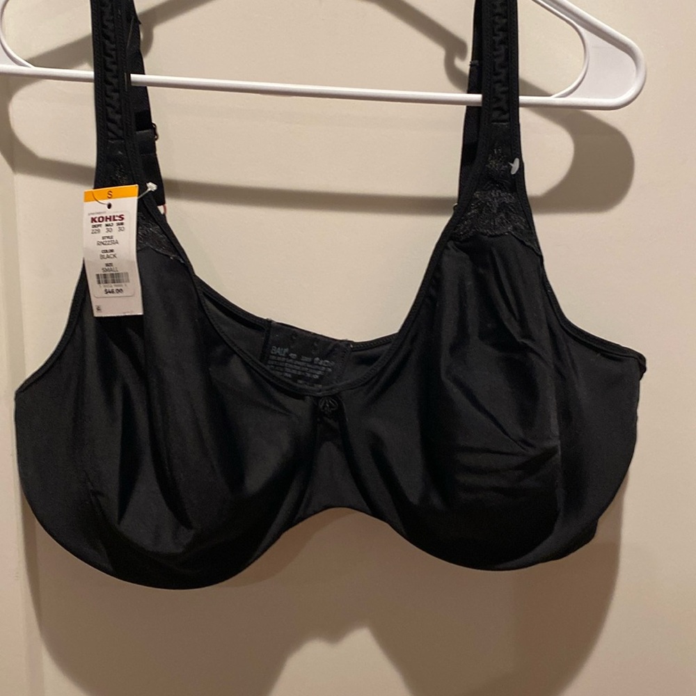 Bali Ladies Black Underwire Bra. Size 42D.